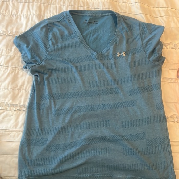 5 Under Armour V-Neck Workout Shirts, Large - Picture 3 of 11